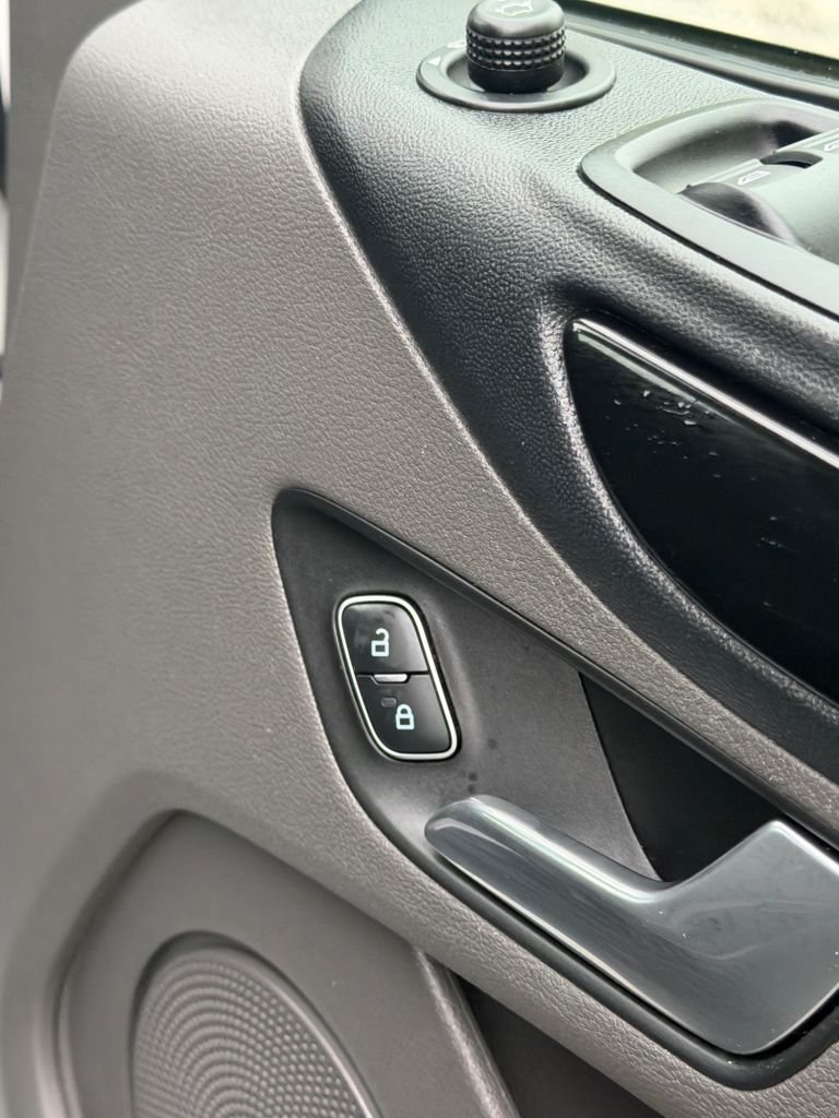 Used Ford Transit Custom 2022 for sale - 77122317: Photo 17
