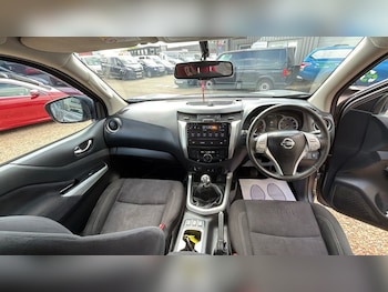 Used Nissan Navara 2017 for sale - 78468615: Photo