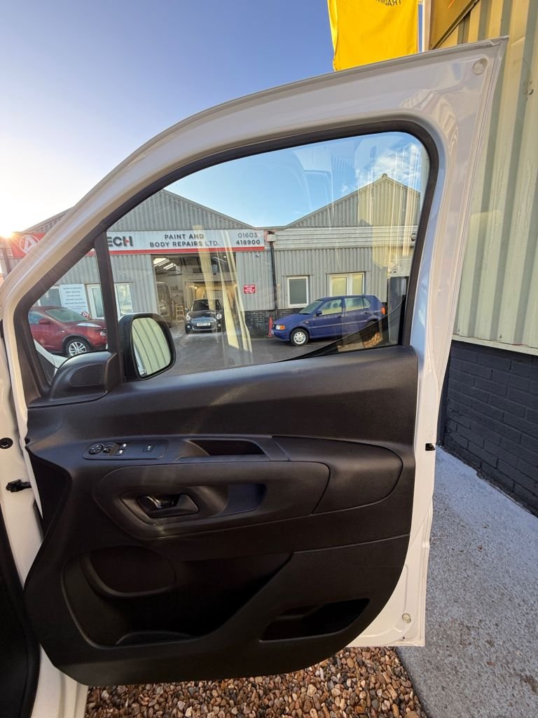 Used Vauxhall Combo 2020 for sale - 76784117: Photo 15