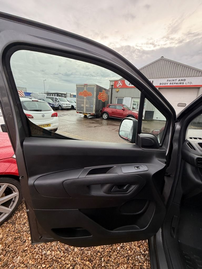 Used Peugeot Partner 2022 for sale - 77027011: Photo 24