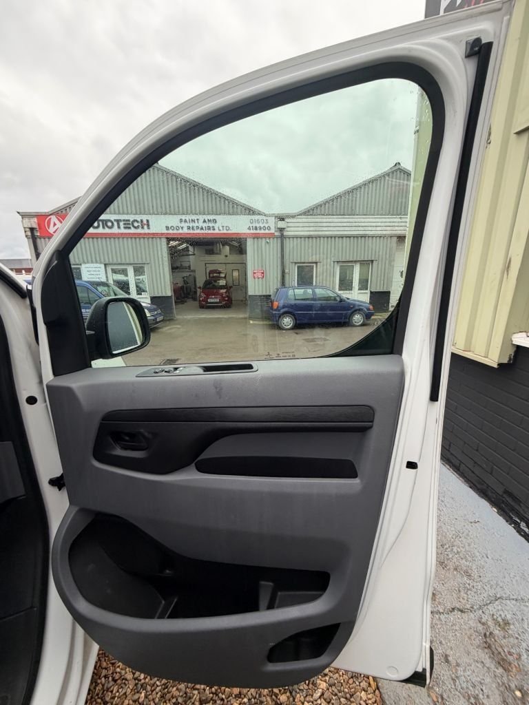 Used Vauxhall Vivaro 2019 for sale - 77953276: Photo 11