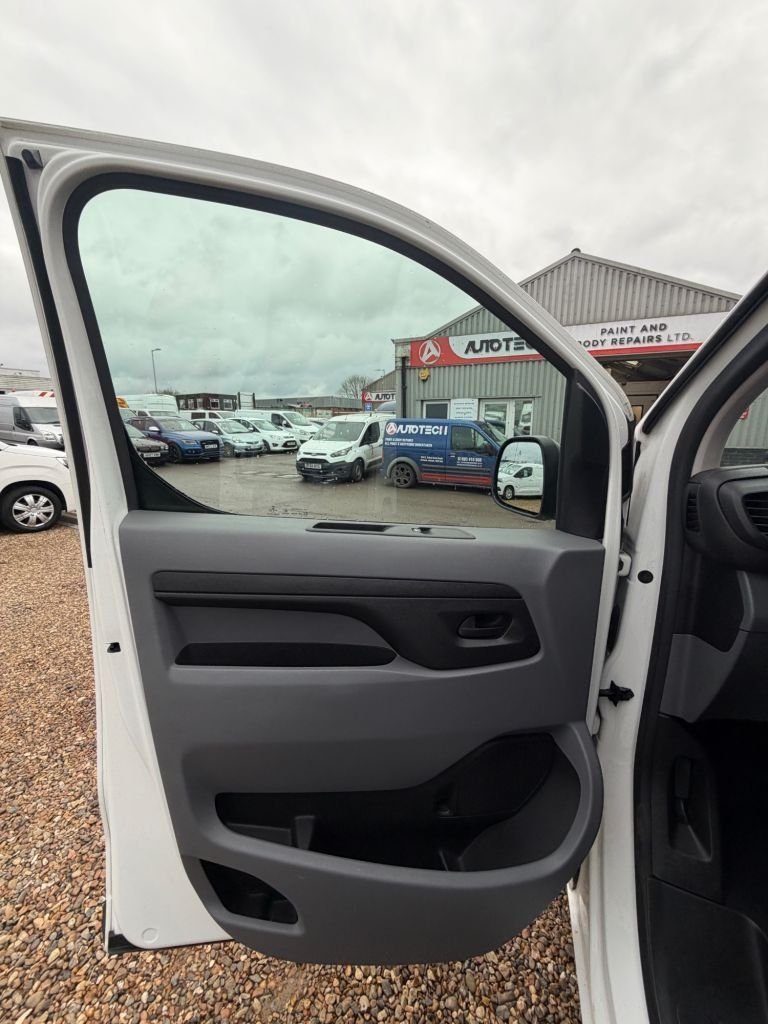 Used Vauxhall Vivaro 2019 for sale - 77953276: Photo 23