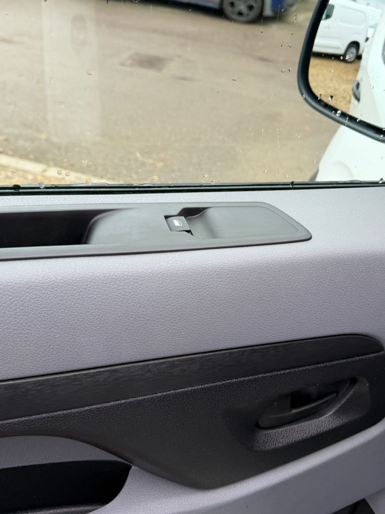 Used Vauxhall Vivaro 2019 for sale - 77953276: Photo 29