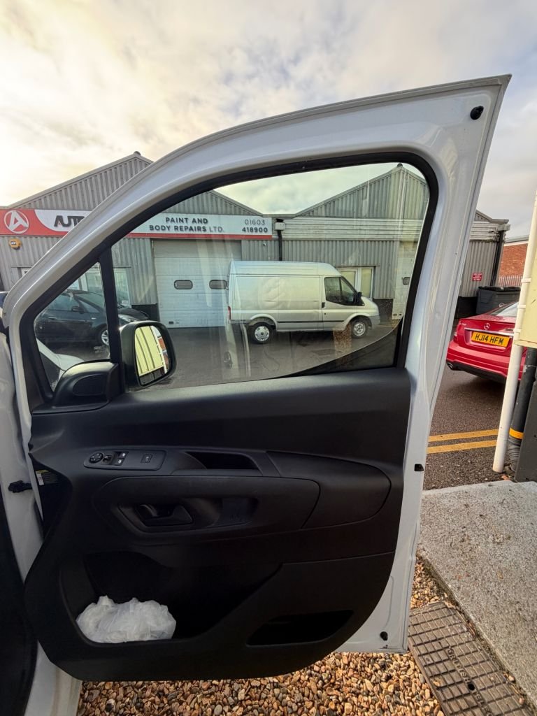 Used Vauxhall Combo 2023 for sale - 77437250: Photo 14