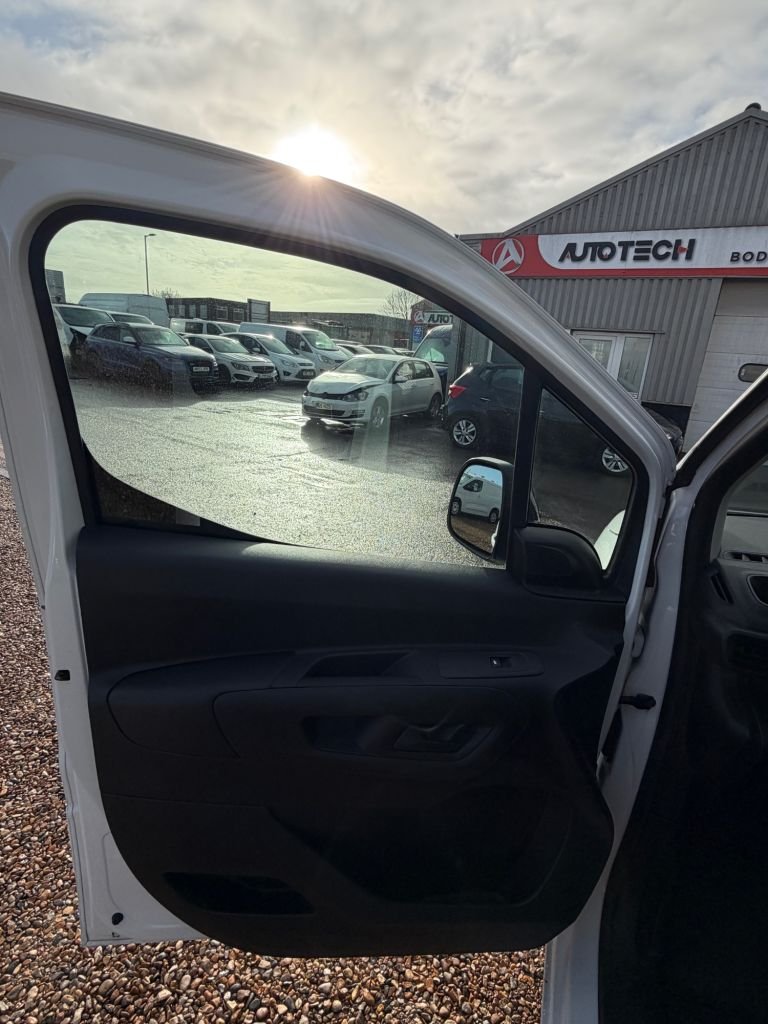 Used Vauxhall Combo 2023 for sale - 77437250: Photo 26