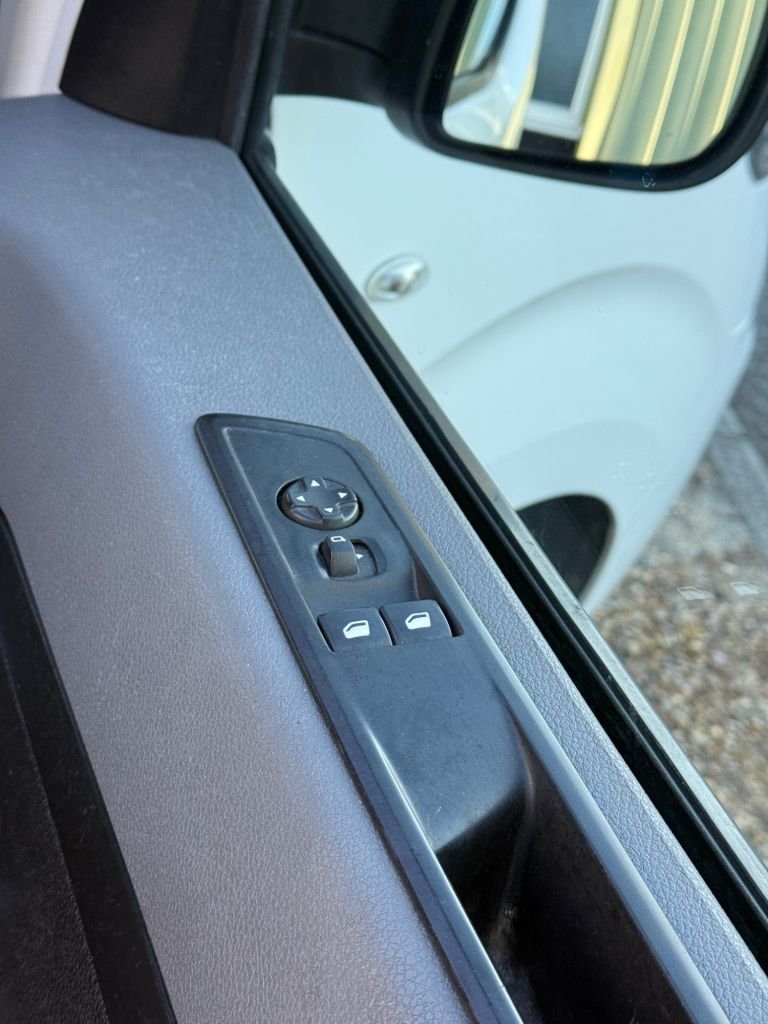 Used Vauxhall Vivaro 2020 for sale - 76642475: Photo 17