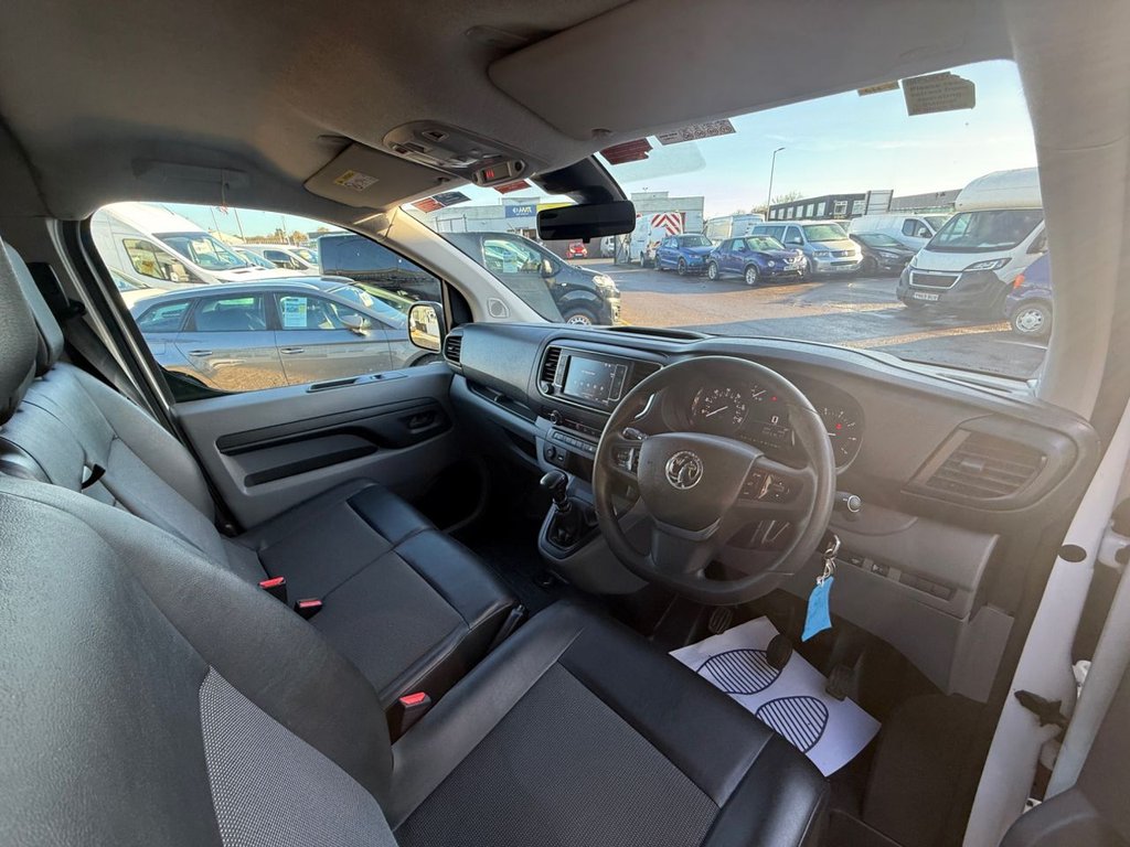Used Vauxhall Vivaro 2020 for sale - 76642475: Photo 2