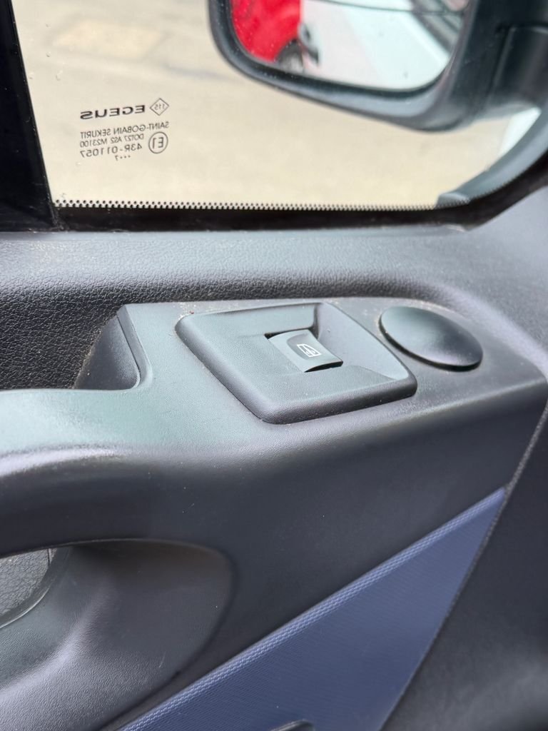 Used Vauxhall Vivaro 2017 for sale - 77464145: Photo 23