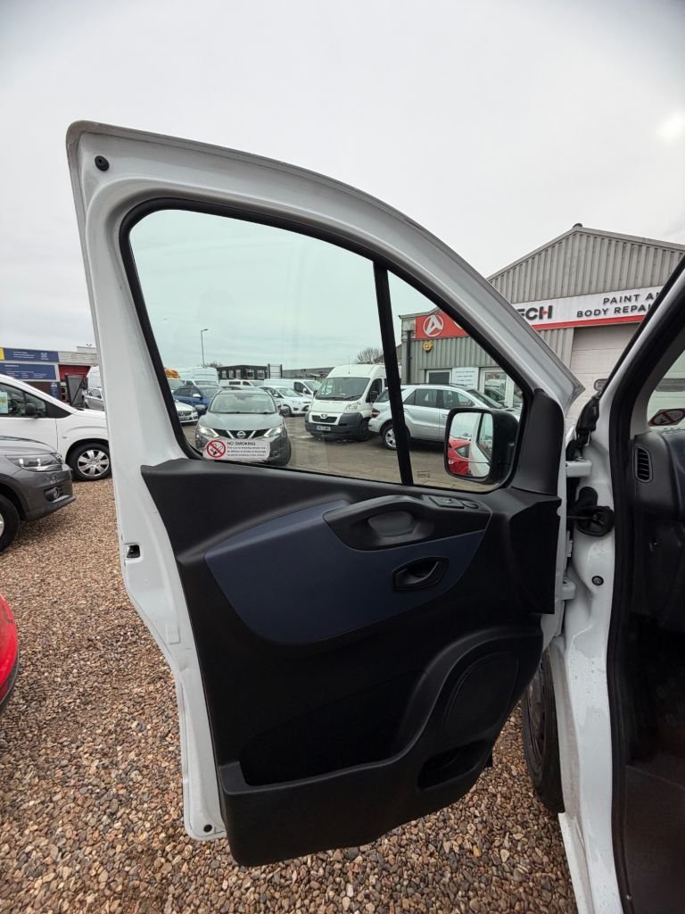 Used Vauxhall Vivaro 2017 for sale - 77464145: Photo 24