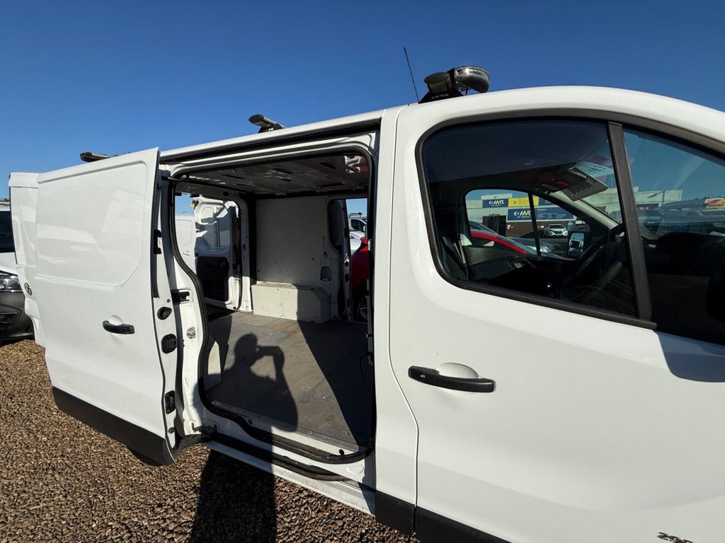 Used Vauxhall Vivaro 2017 for sale - 77464145: Photo 4