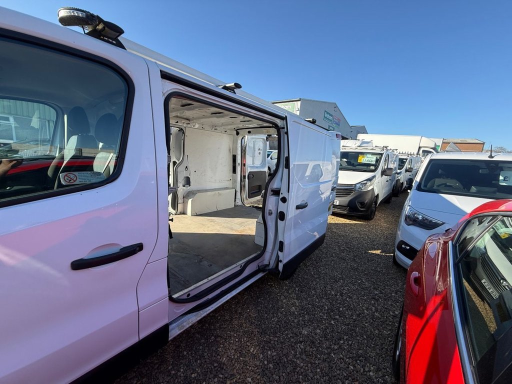 Used Vauxhall Vivaro 2017 for sale - 77464145: Photo 6