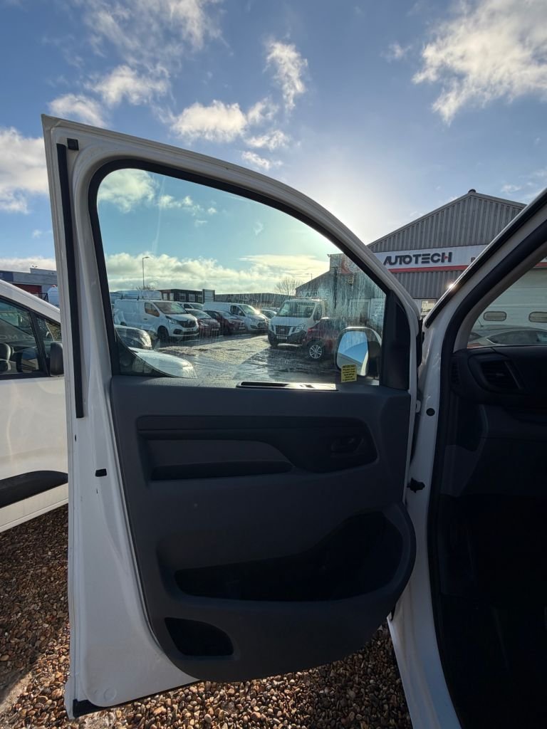 Used Vauxhall Vivaro 2020 for sale - 77122241: Photo 27