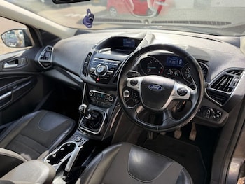 Used Ford Kuga 2015 for sale - 76056772: Photo