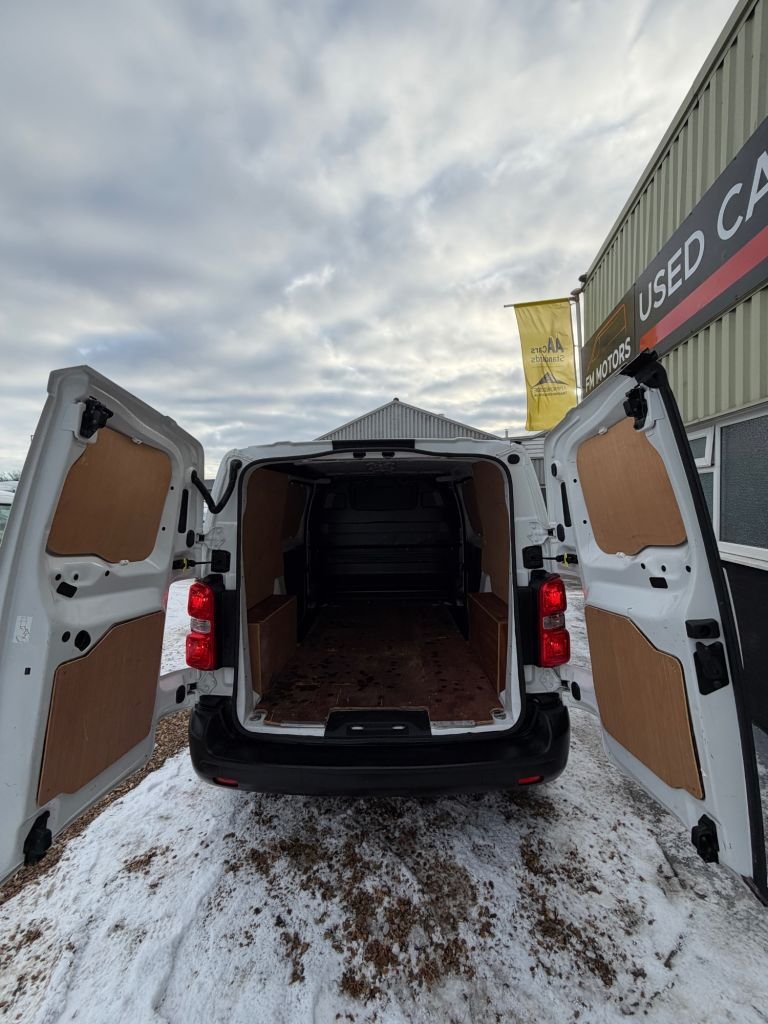 Used Vauxhall Vivaro 2021 for sale - 77122275: Photo 18