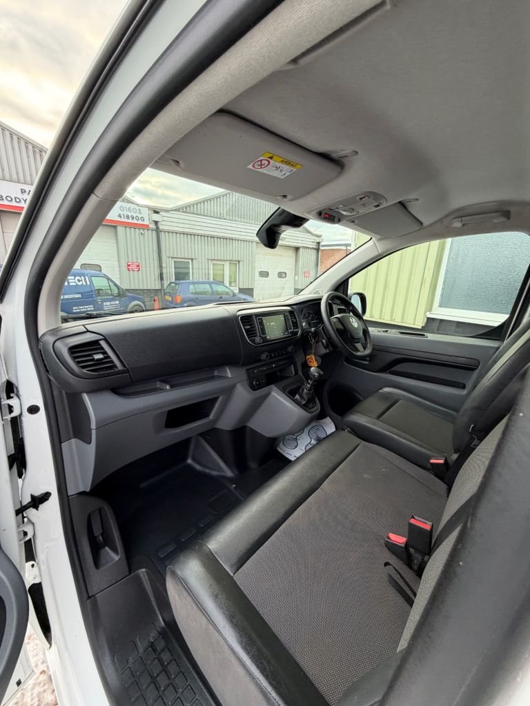 Used Vauxhall Vivaro 2021 for sale - 77122275: Photo 25