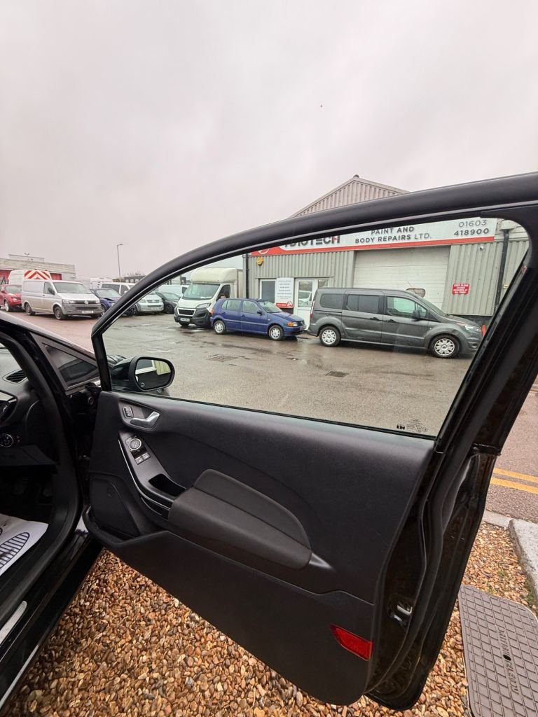 Used Ford Fiesta 2017 for sale - 76559015: Photo 16