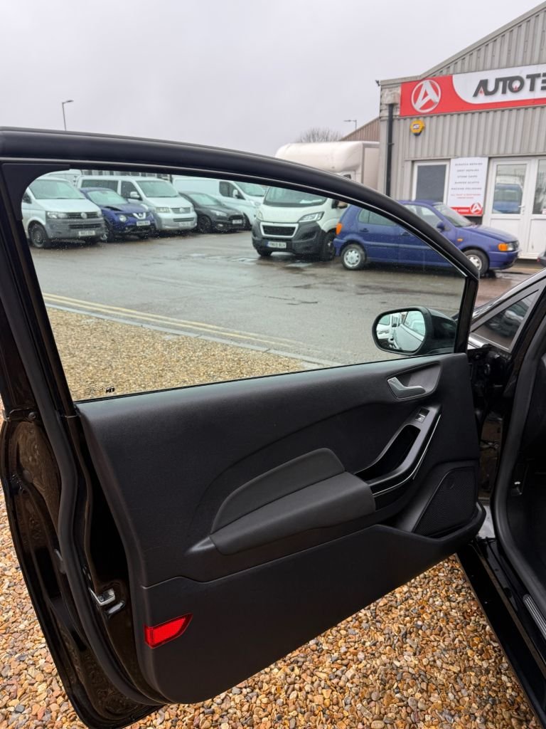 Used Ford Fiesta 2017 for sale - 76559015: Photo 21