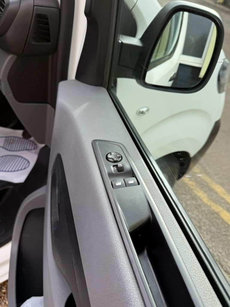 Used Vauxhall Vivaro 2022 for sale - 76323381: Photo 15