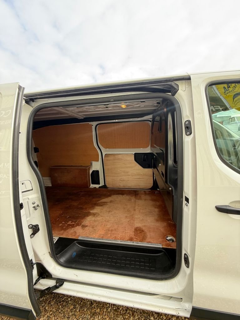 Used Vauxhall Vivaro 2022 for sale - 76323381: Photo 19