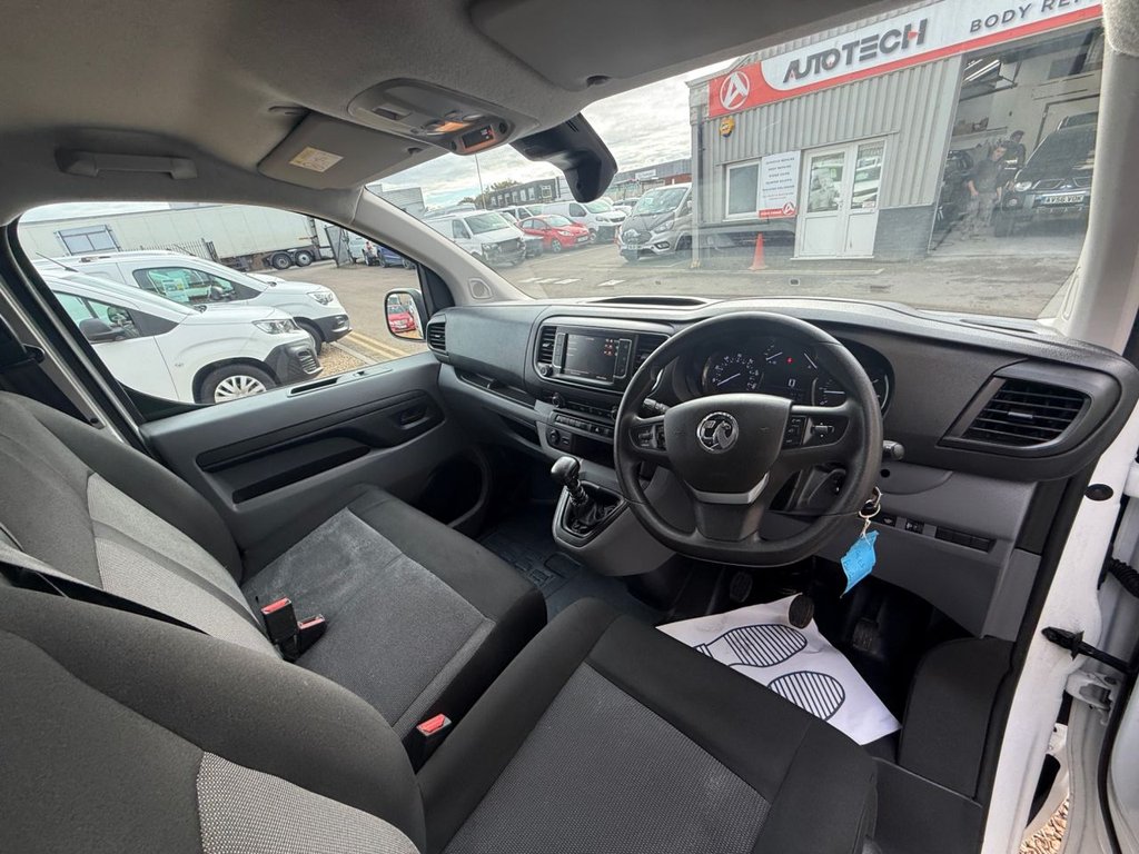 Used Vauxhall Vivaro 2022 for sale - 76323381: Photo 2