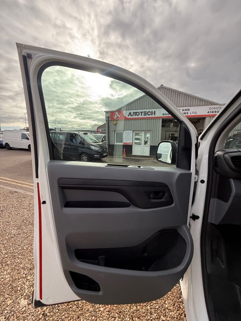 Used Vauxhall Vivaro 2022 for sale - 76323381: Photo 23