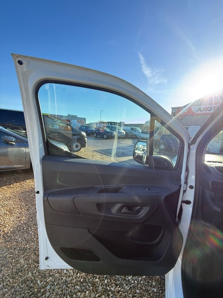 Used Vauxhall Combo 2020 for sale - 76642425: Photo 26