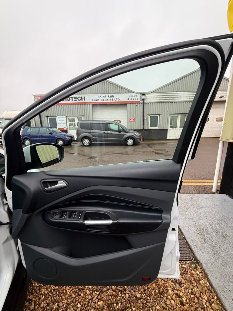 Used Ford Grand C-Max 2014 for sale - 76570284: Photo 15