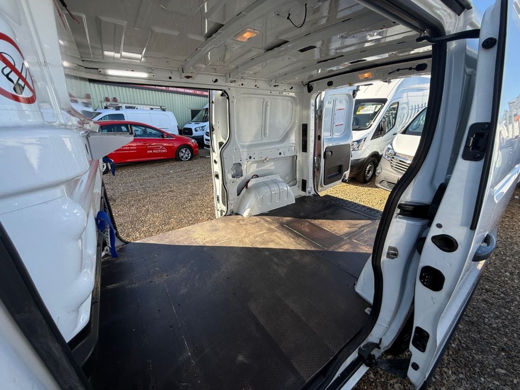 Used Vauxhall Vivaro 2018 for sale - 77464159: Photo 11