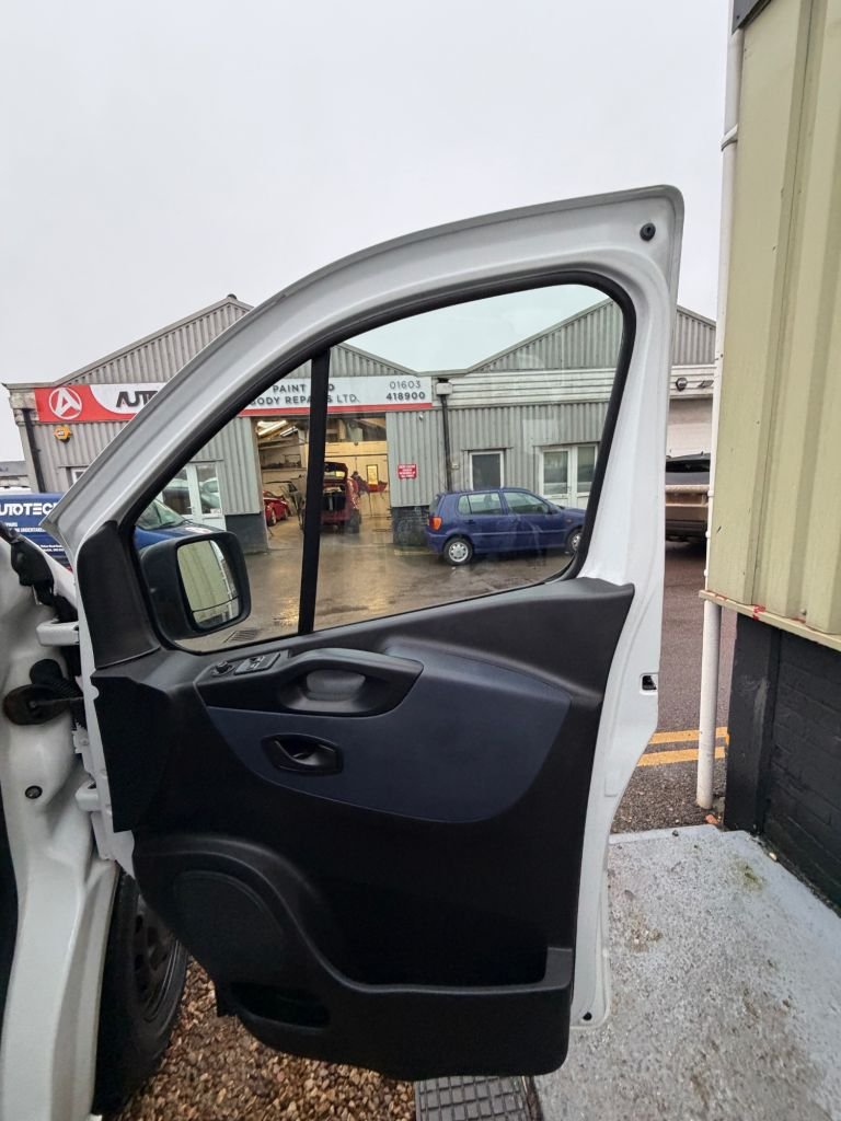 Used Vauxhall Vivaro 2018 for sale - 77464159: Photo 22