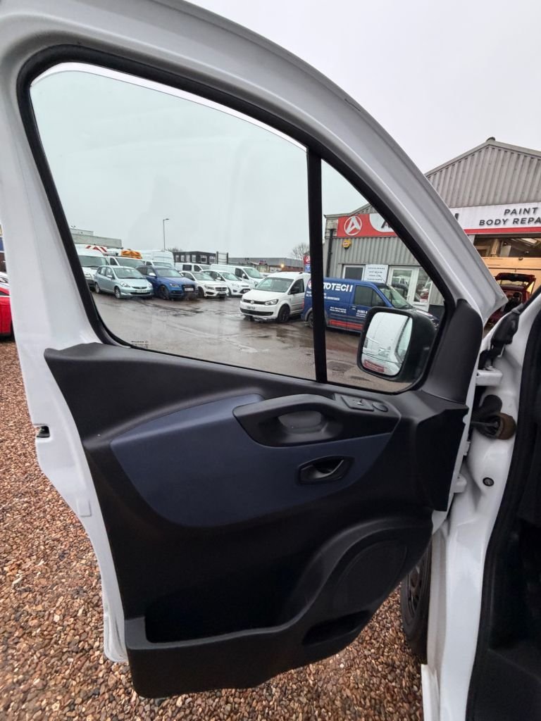 Used Vauxhall Vivaro 2018 for sale - 77464159: Photo 23