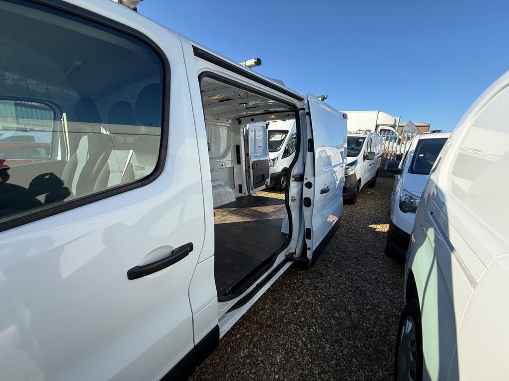 Used Vauxhall Vivaro 2018 for sale - 77464159: Photo 4