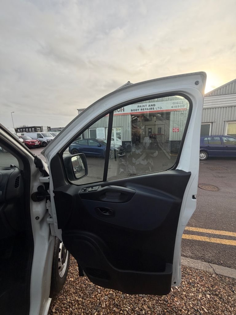 Used Vauxhall Vivaro 2018 for sale - 77153579: Photo 14