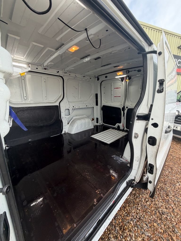 Used Vauxhall Vivaro 2018 for sale - 77153579: Photo 20