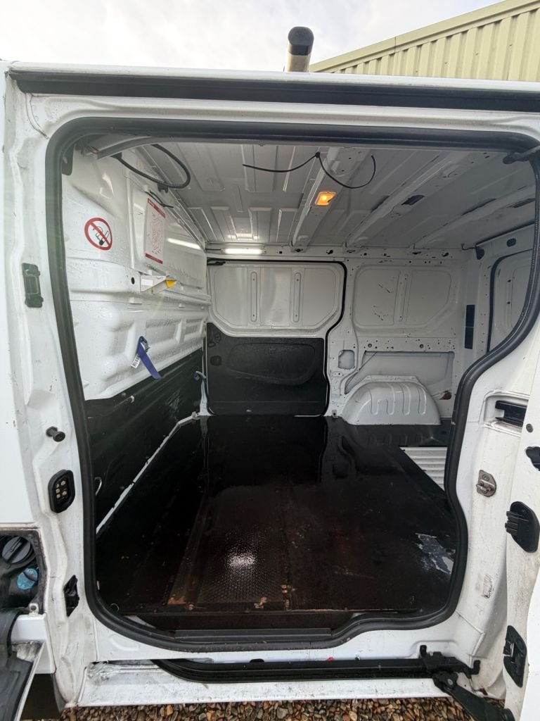 Used Vauxhall Vivaro 2018 for sale - 77153579: Photo 25