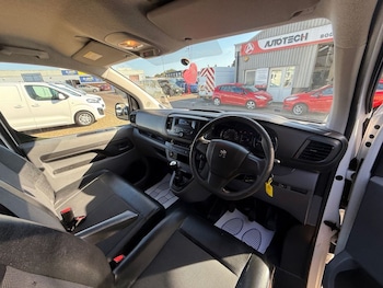 Used Peugeot Expert 2019 for sale - 76003477: Photo