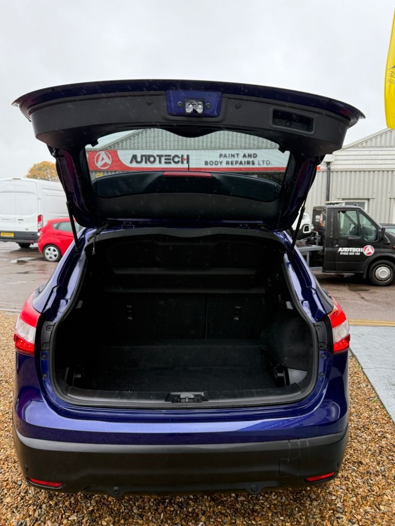 Used Nissan Qashqai 2015 for sale - 76132666: Photo 18