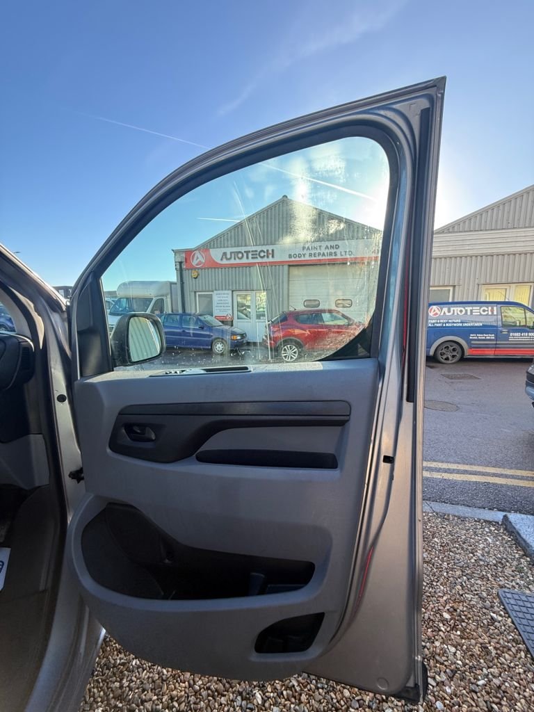 Used Peugeot Expert 2020 for sale - 76642445: Photo 16