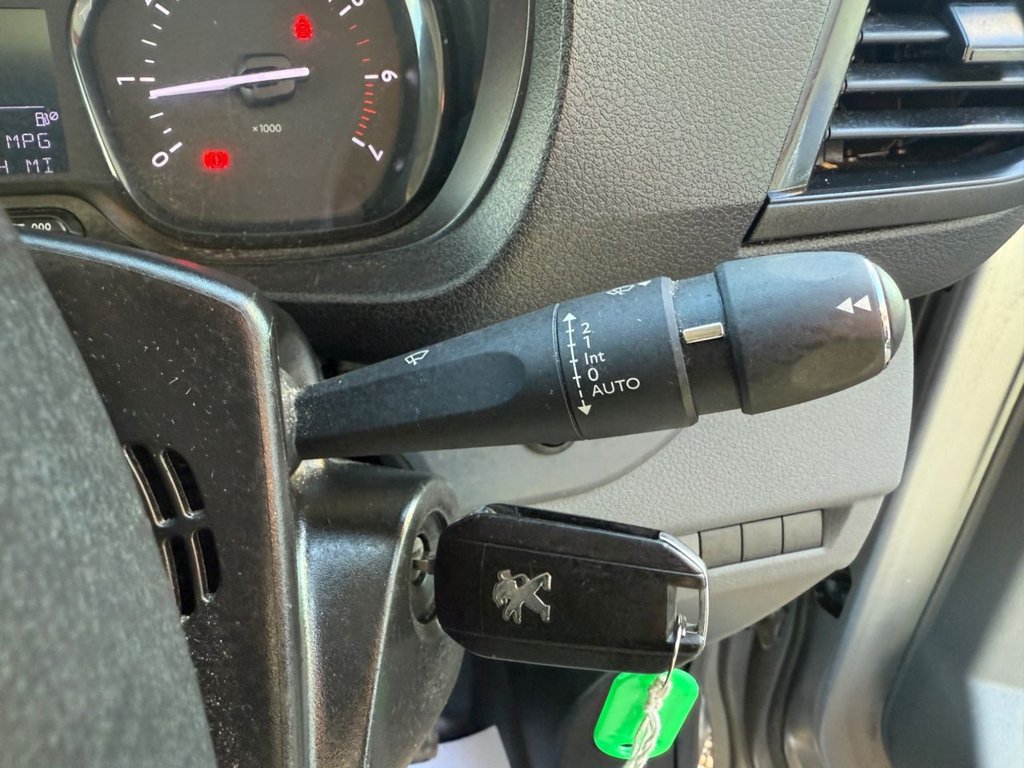 Used Peugeot Expert 2020 for sale - 76642445: Photo 46