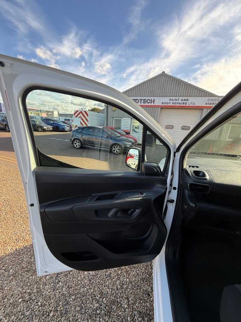 Vehicle 29