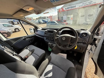 Used Vauxhall Vivaro 2018 for sale - 76003396: Photo