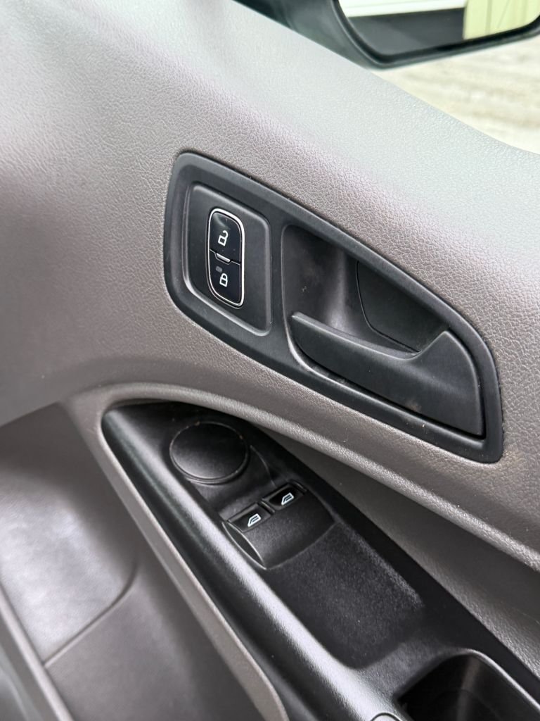 Used Ford Transit Connect 2018 for sale - 77122335: Photo 18