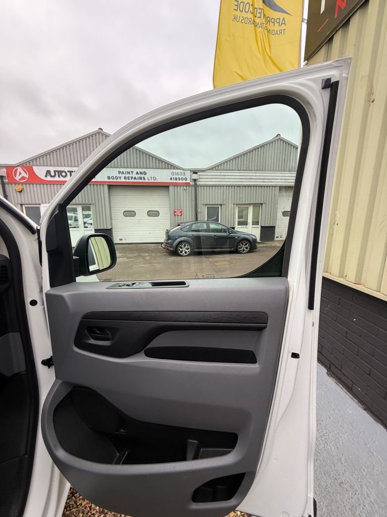Used Vauxhall Vivaro 2021 for sale - 76323325: Photo 14