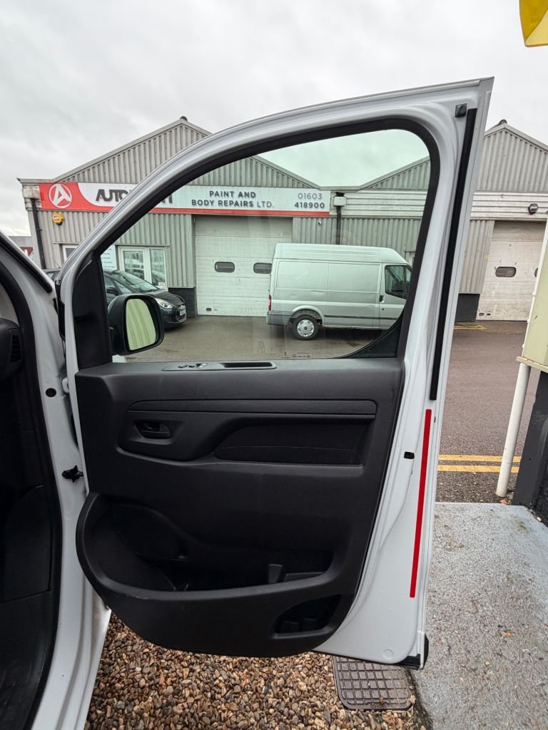 Used Toyota ProAce 2023 for sale - 77436919: Photo 14