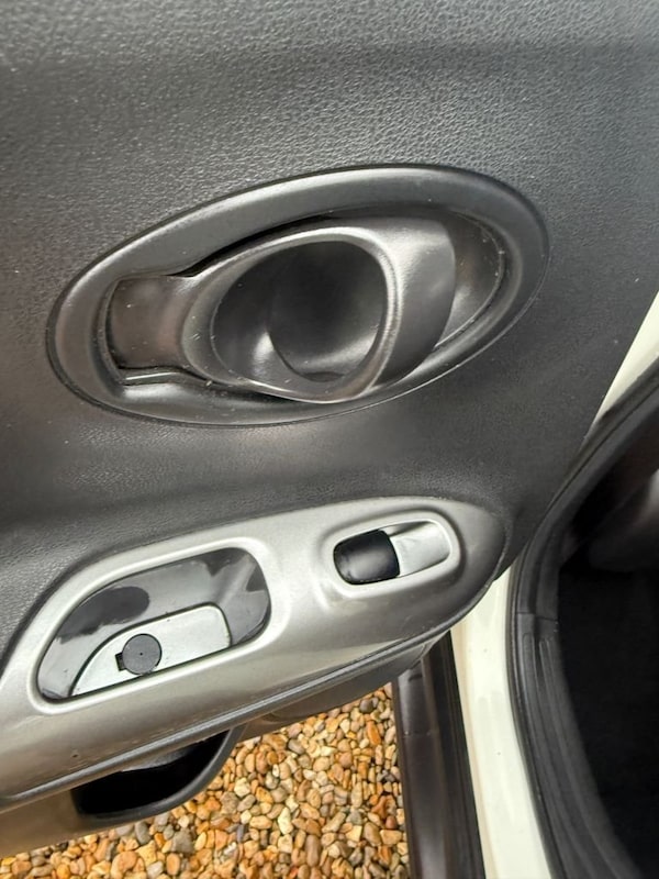 Used Nissan Juke 2012 for sale - 76132708: Photo 27
