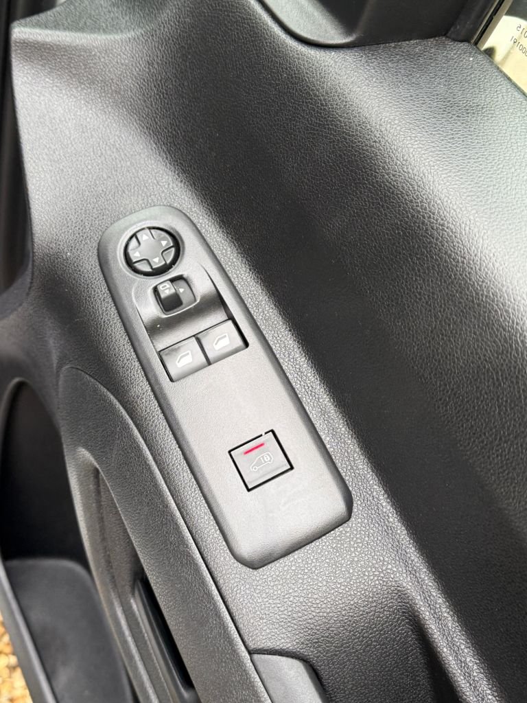 Used Peugeot Partner 2019 for sale - 76323521: Photo 15