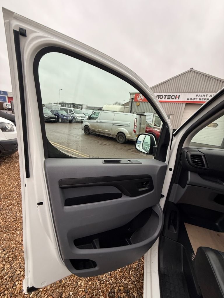 Used Vauxhall Vivaro 2020 for sale - 76768342: Photo 26