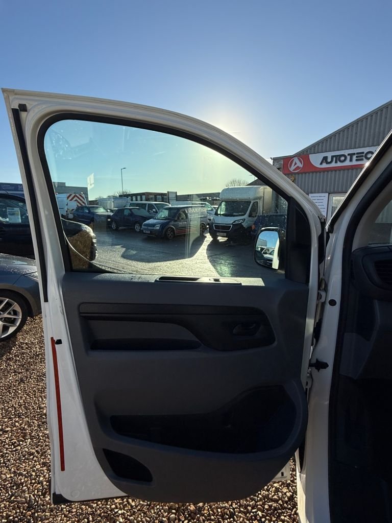 Used Vauxhall Vivaro 2022 for sale - 76642713: Photo 27
