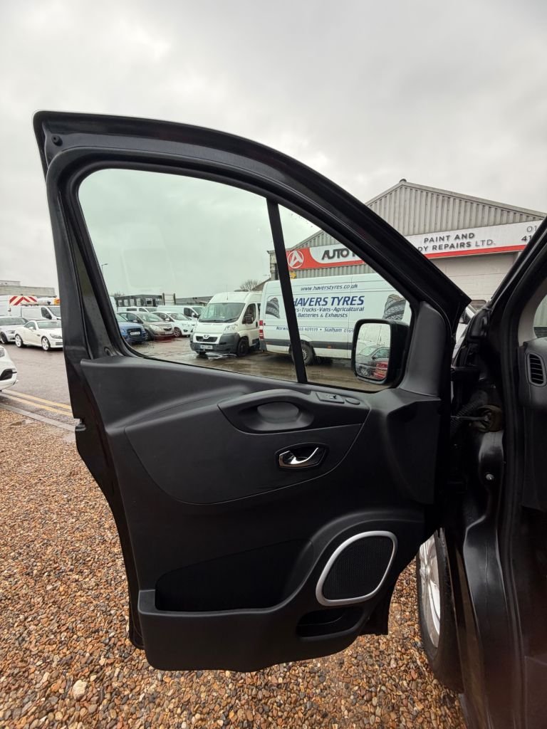 Used Vauxhall Vivaro 2018 for sale - 77631867: Photo 21