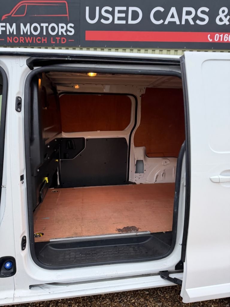 Used Vauxhall Vivaro 2020 for sale - 77642239: Photo 20