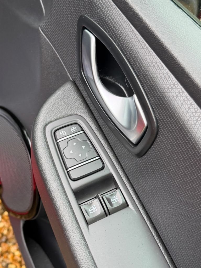 Used Renault Clio 2018 for sale - 77547342: Photo 12